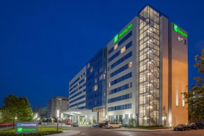 Holiday Inn Cleveland Clinic, an IHG Hotel